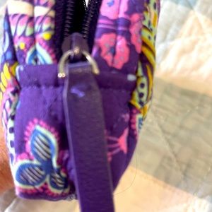 Cosmetic/ essential oil case, xcellent condition.  Purple design.